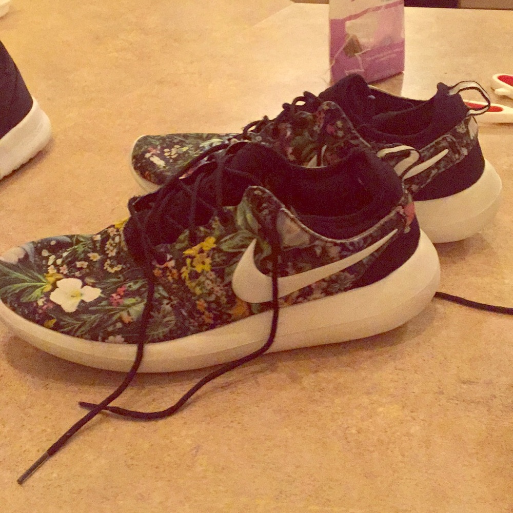 Cute Floral Nike’s